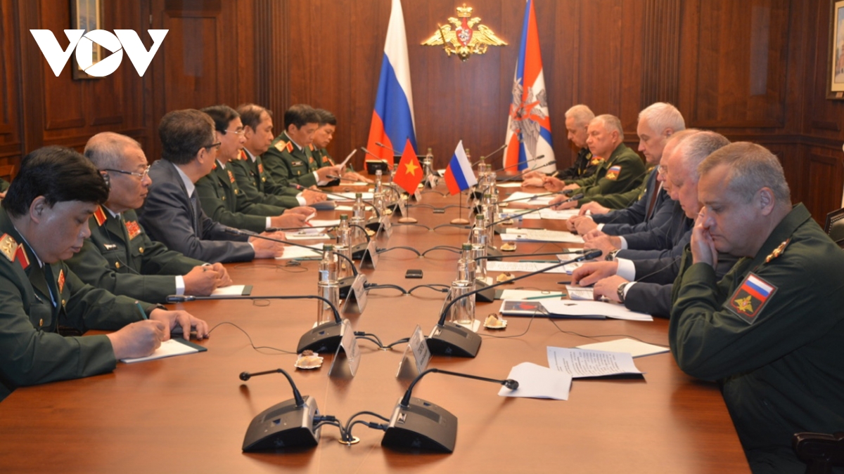 Vietnamese and Russian defence ministers hold talks